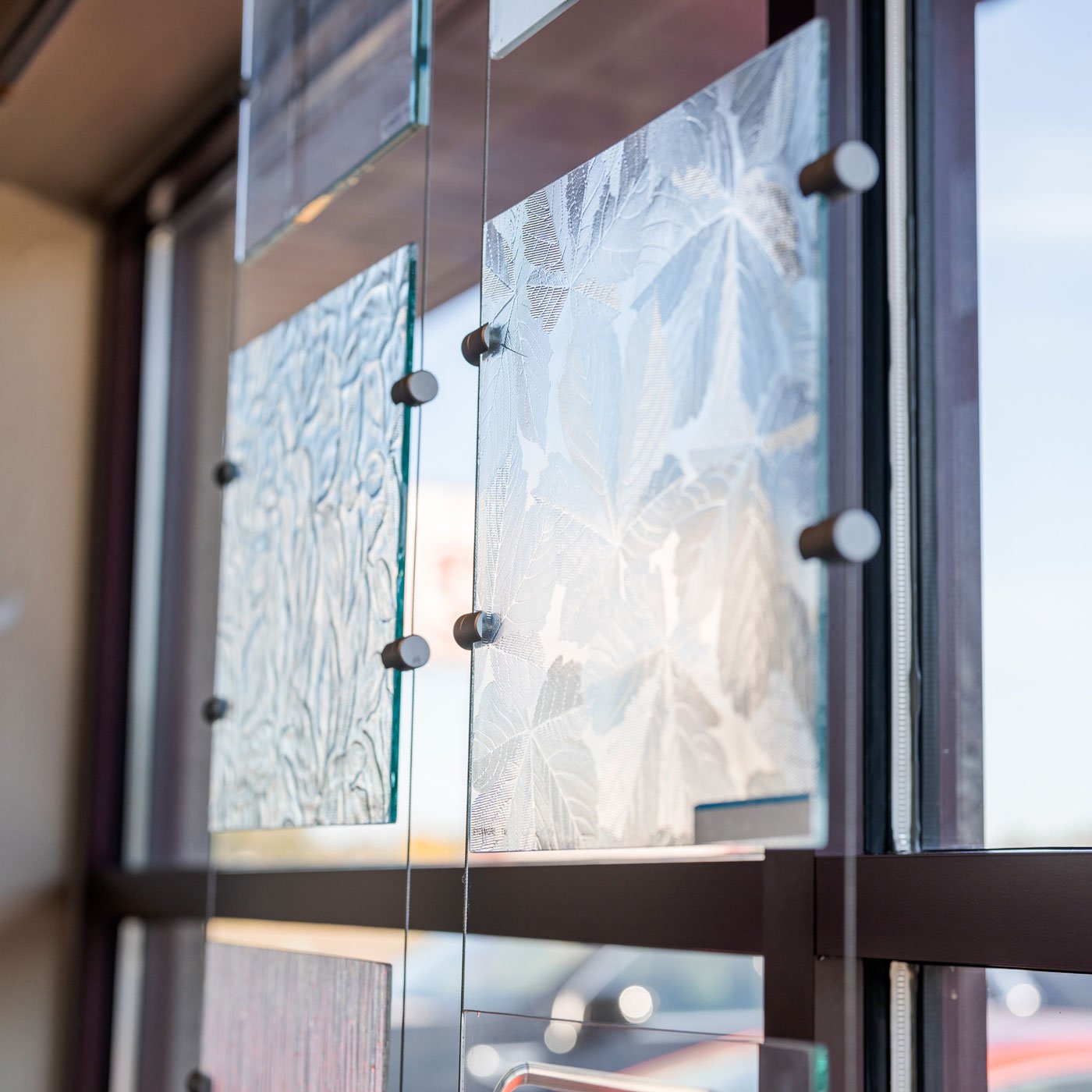 patterned-glass-display-esg