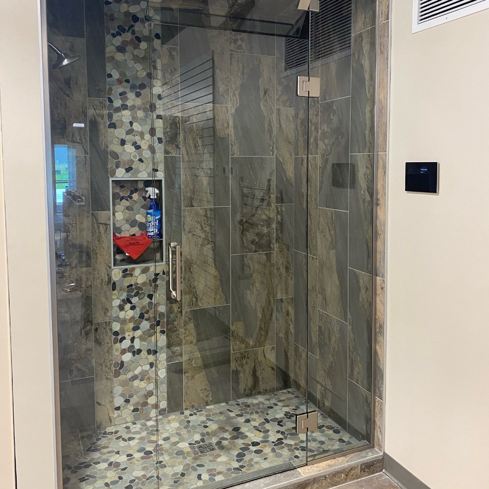 Heavy-glass-with-operating-transom