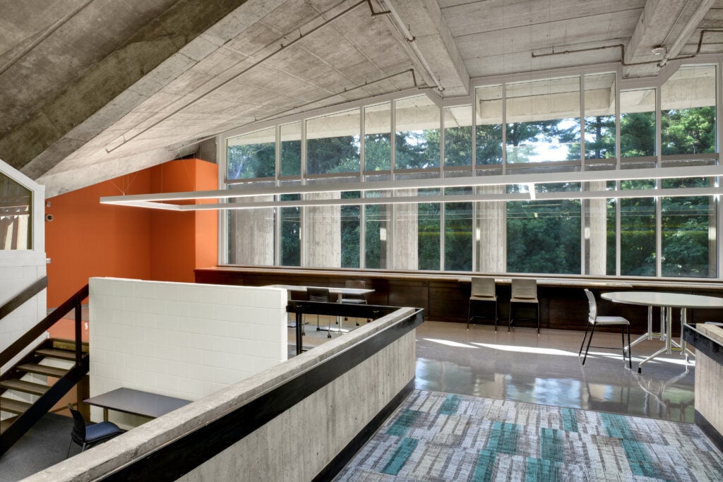 Commercial windows